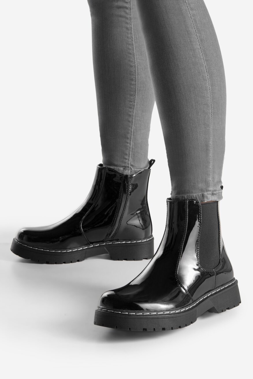 Sztyblety lakierowane