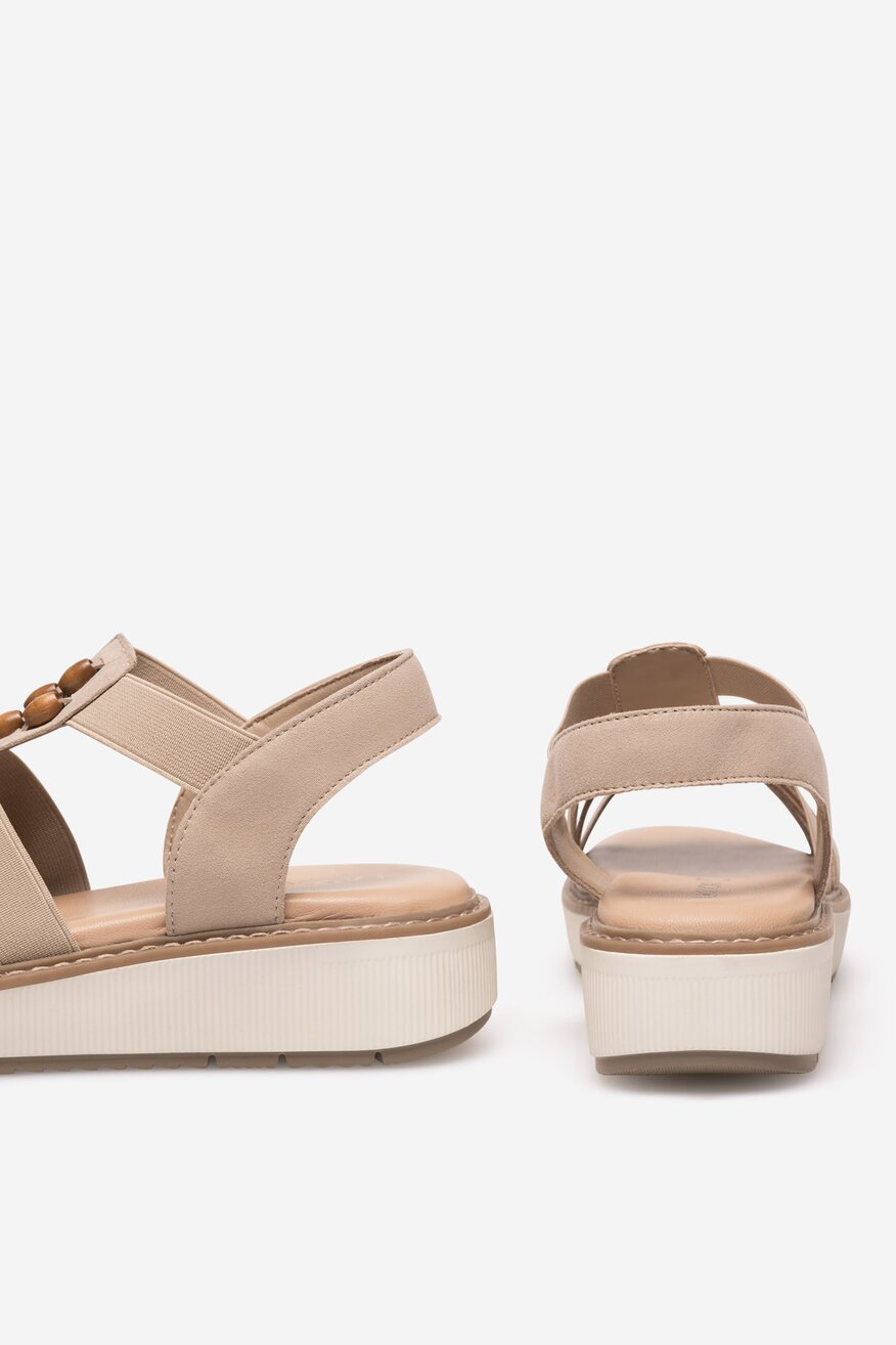 Sandały skórzane na koturnie