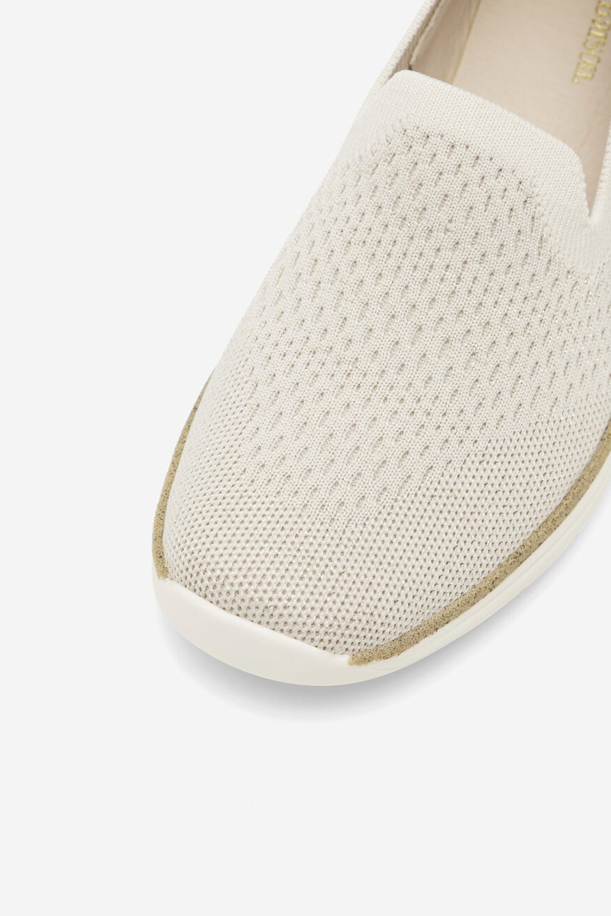 Półbuty na koturnie