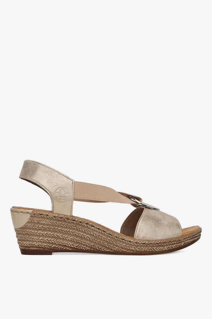 Sandały na koturnie