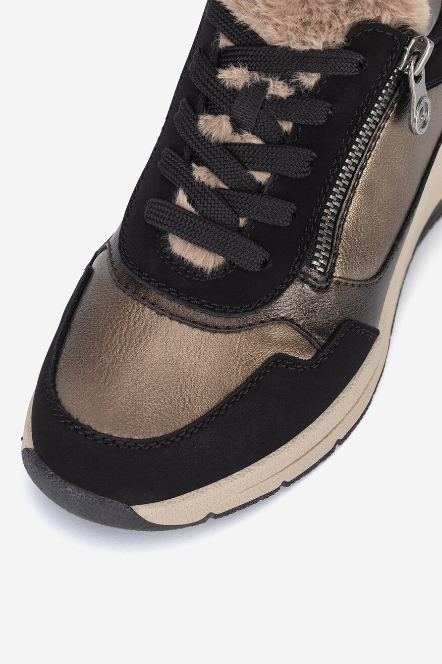 Sneakersy na koturnie