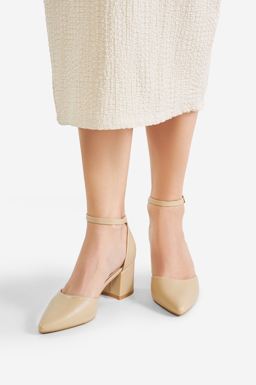 Czółenka na słupku