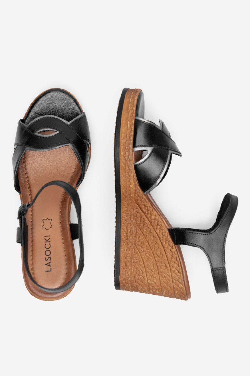 Sandały skórzane na koturnie