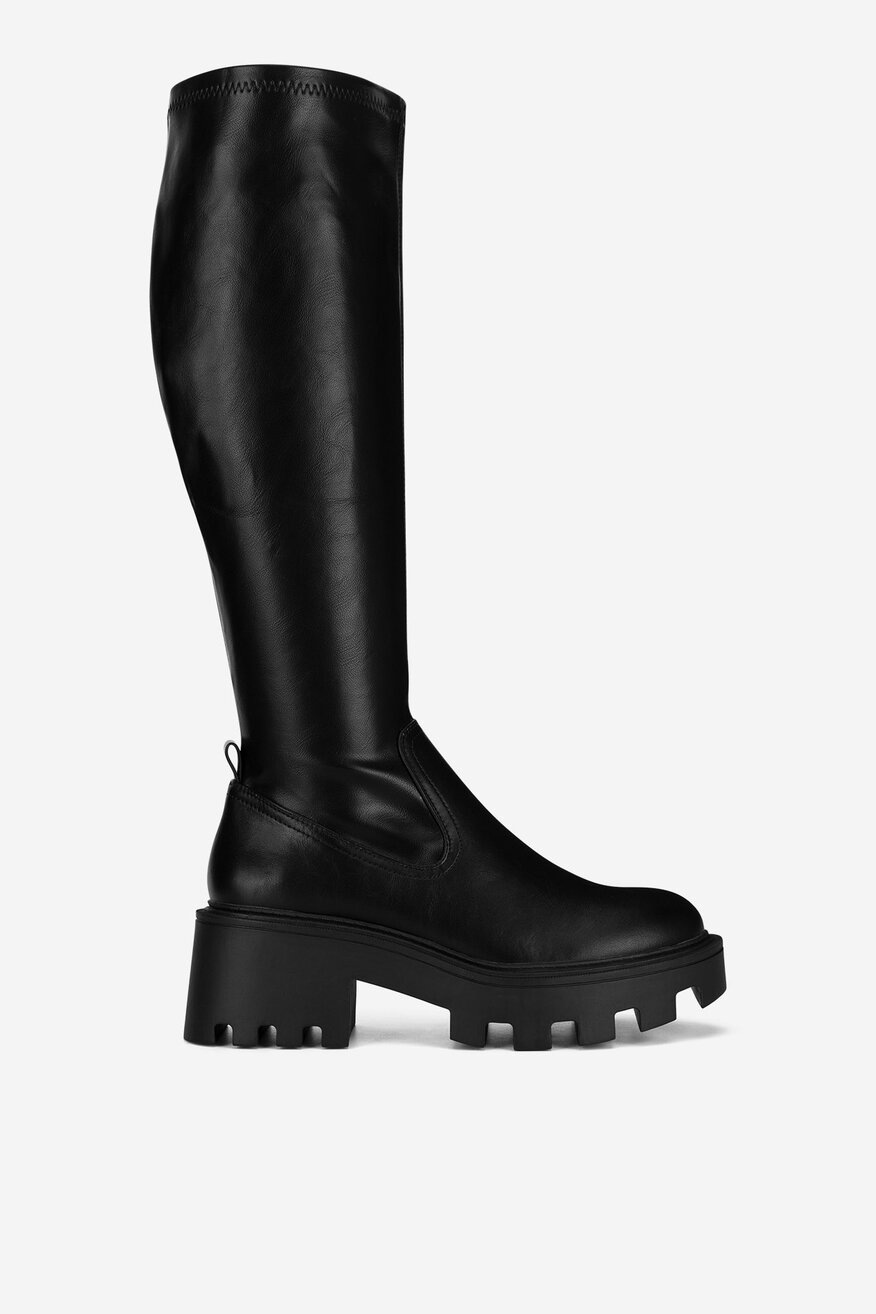 Kozaki na grubej podeszwie