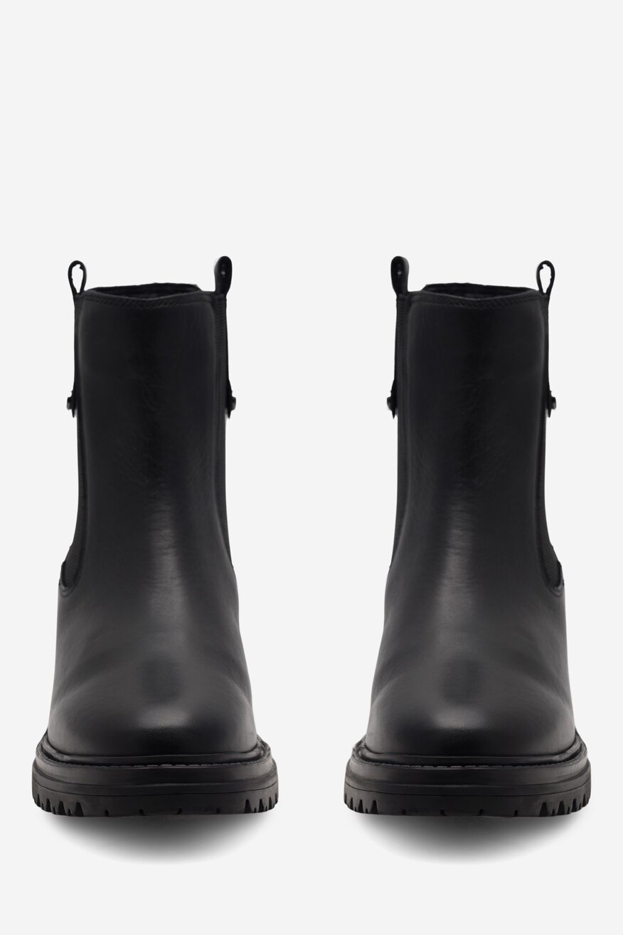 Botki skórzane na słupku