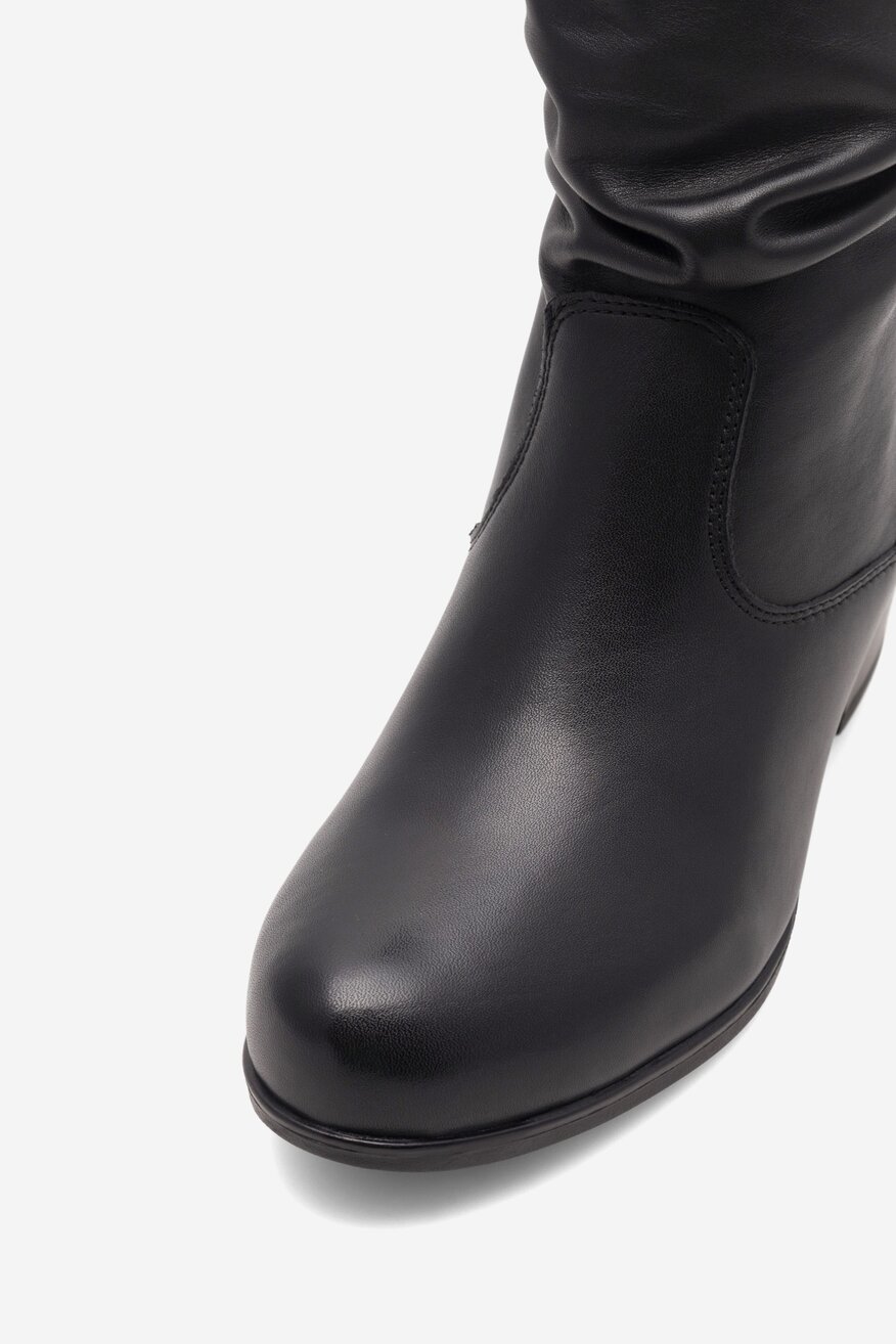 Botki skórzane na słupku