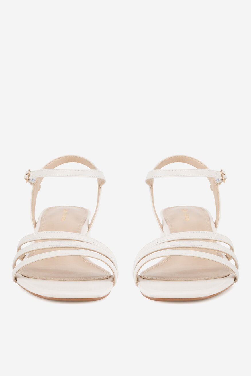 Sandały na obcasie