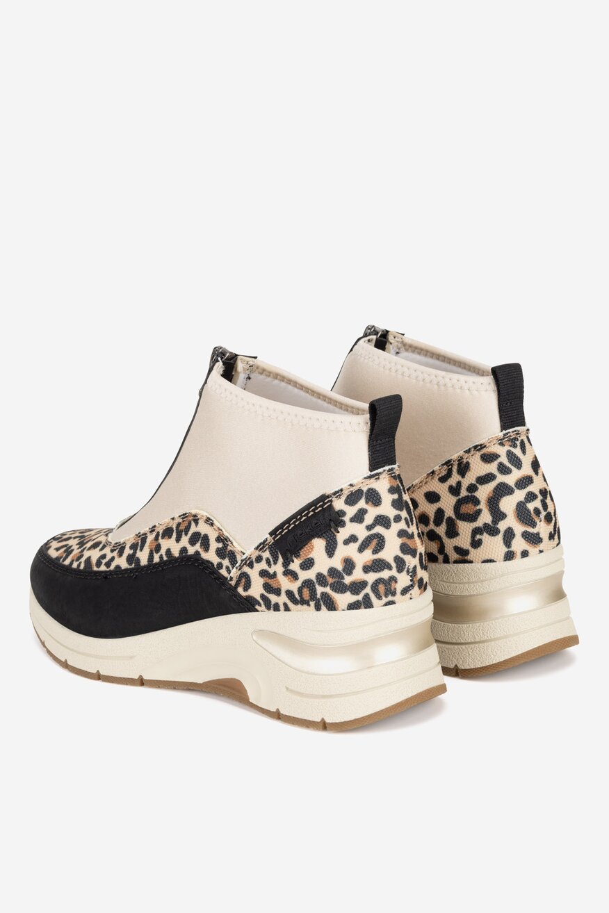 Sneakersy na koturnie