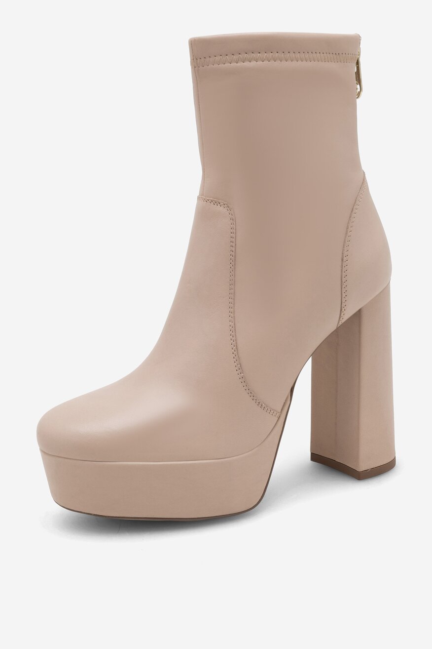 Botki skórzane na słupku