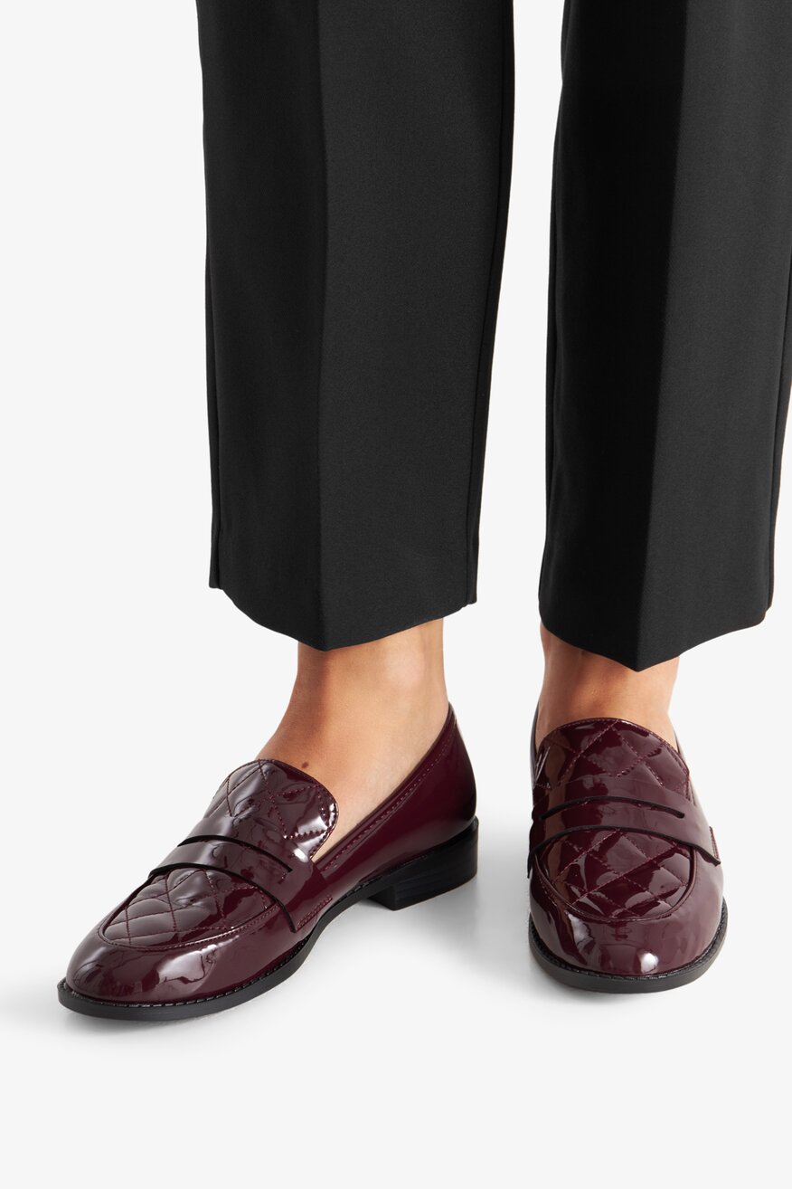Loafersy lakierowane