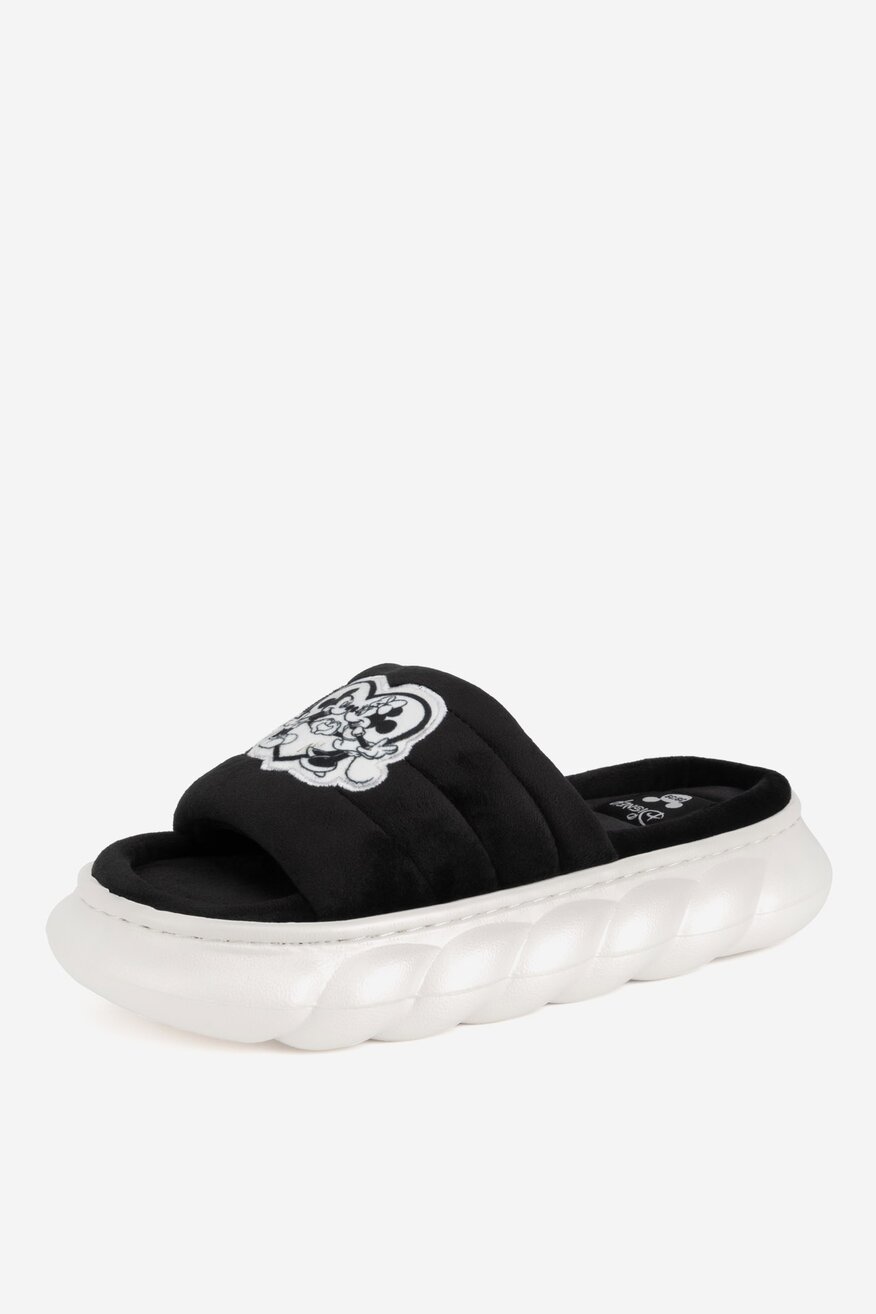 Kapcie na platformie