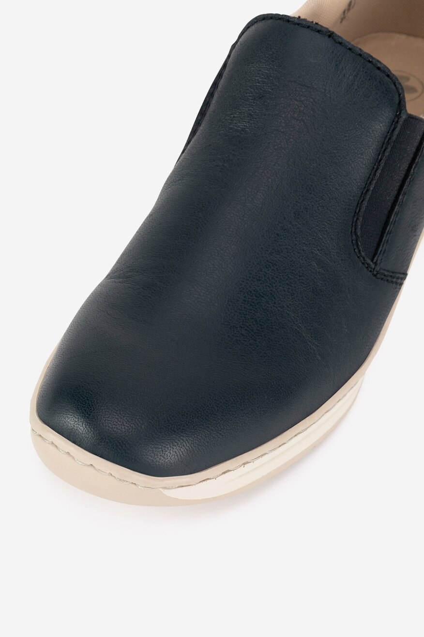 Półbuty skórzane na koturnie