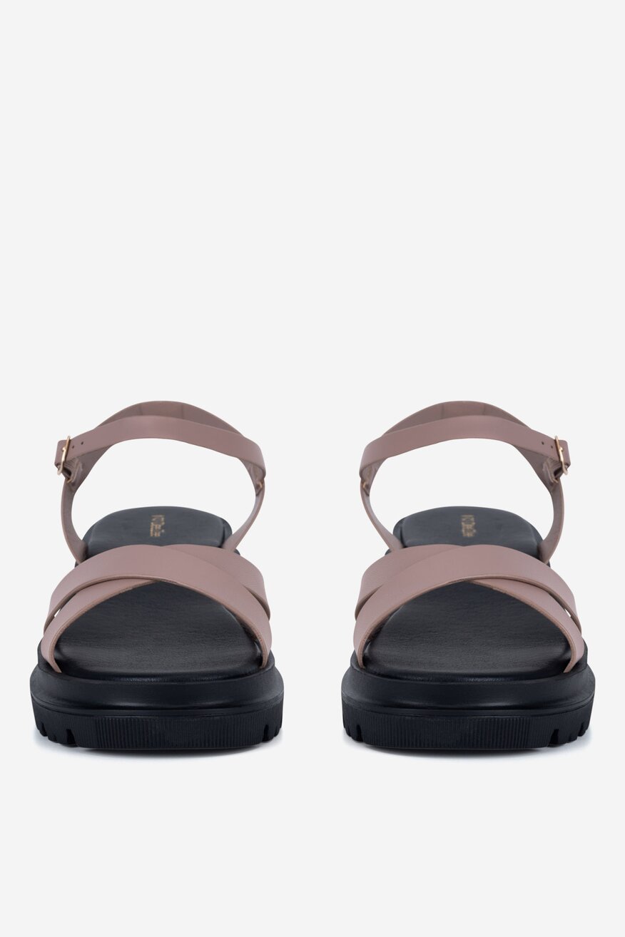 Sandały na grubej podeszwie