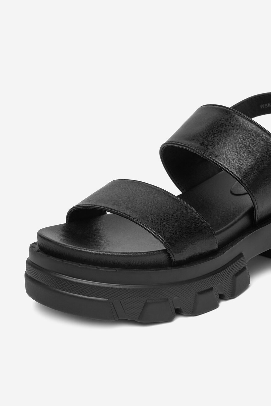 Sandały na grubej podeszwie