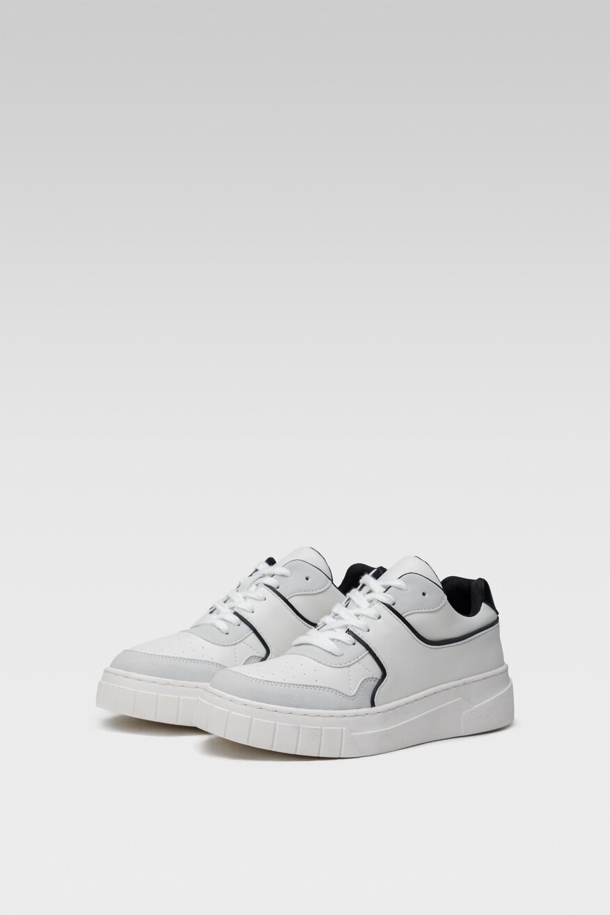 Sneakersy na platformie