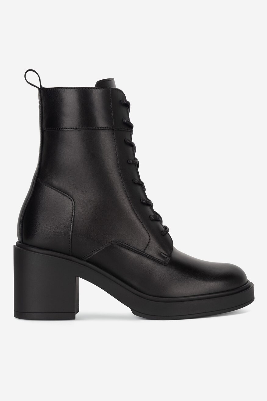 Trzewiki skórzane na słupku