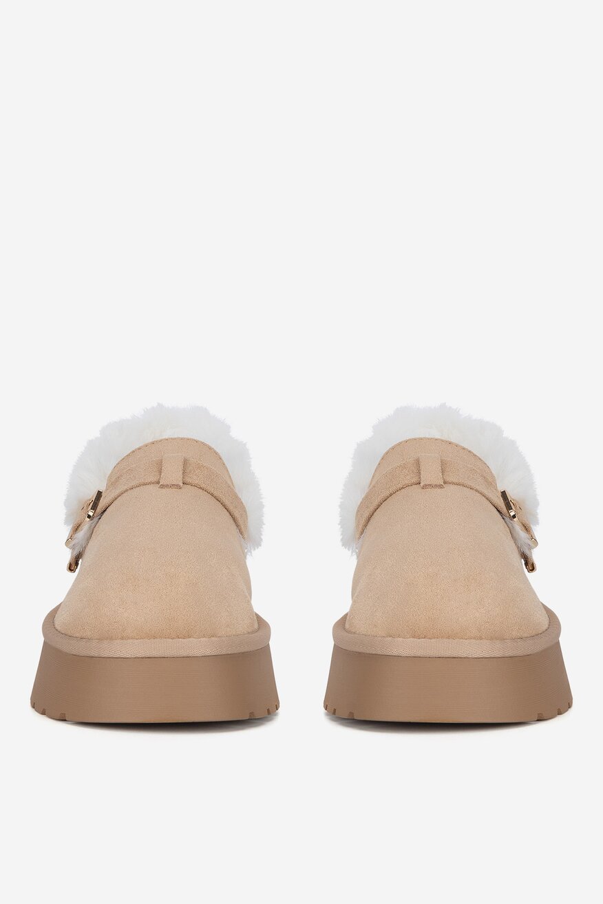 Kapcie na platformie