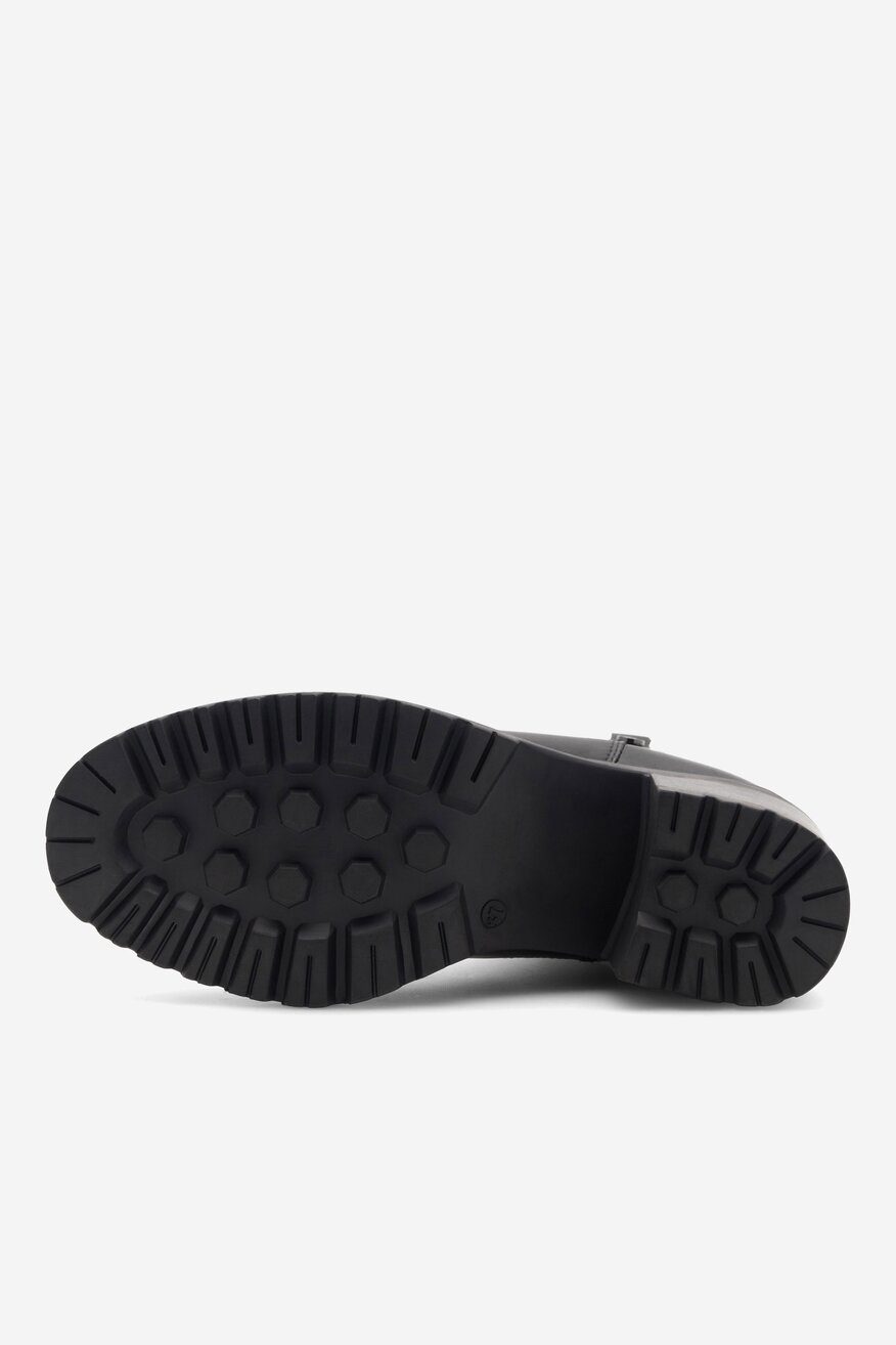 Botki skórzane na słupku