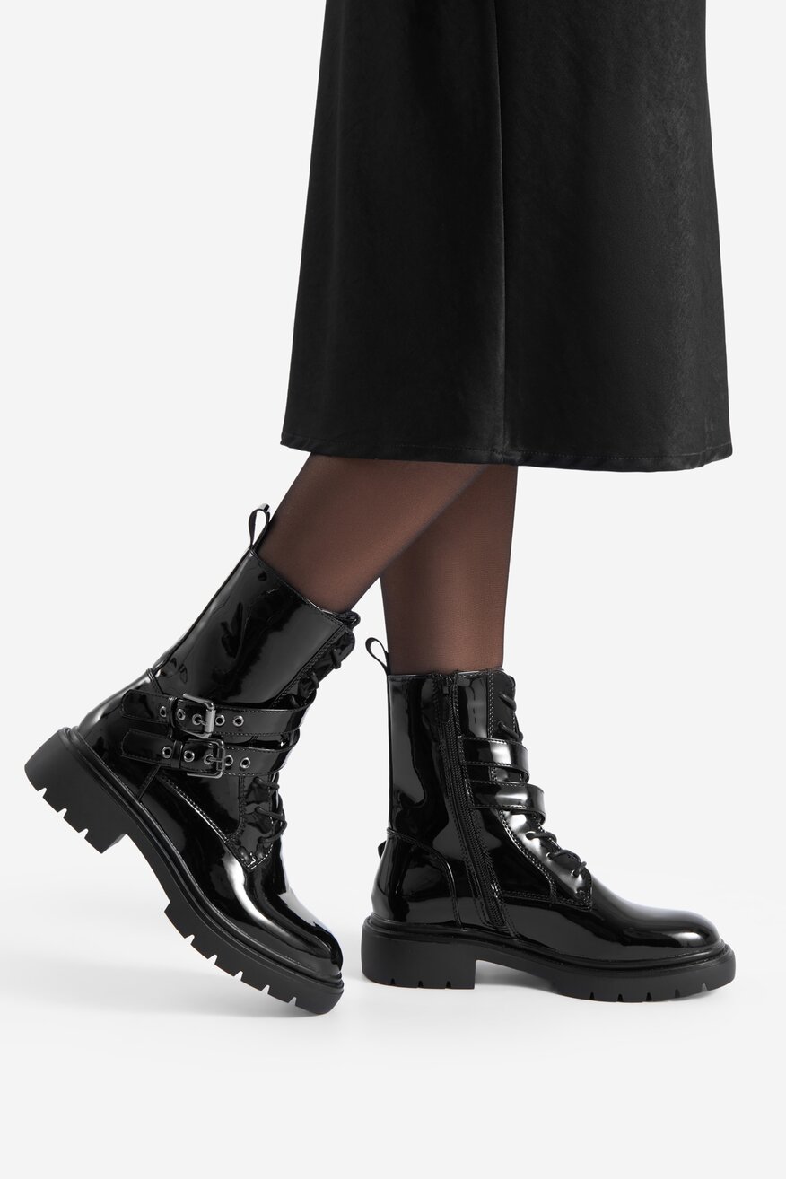 Trzewiki lakierowane