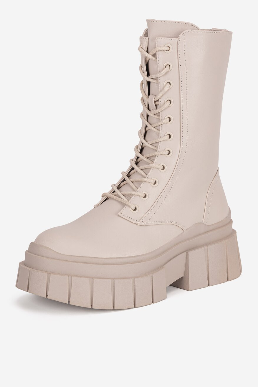 Trzewiki na grubej podeszwie