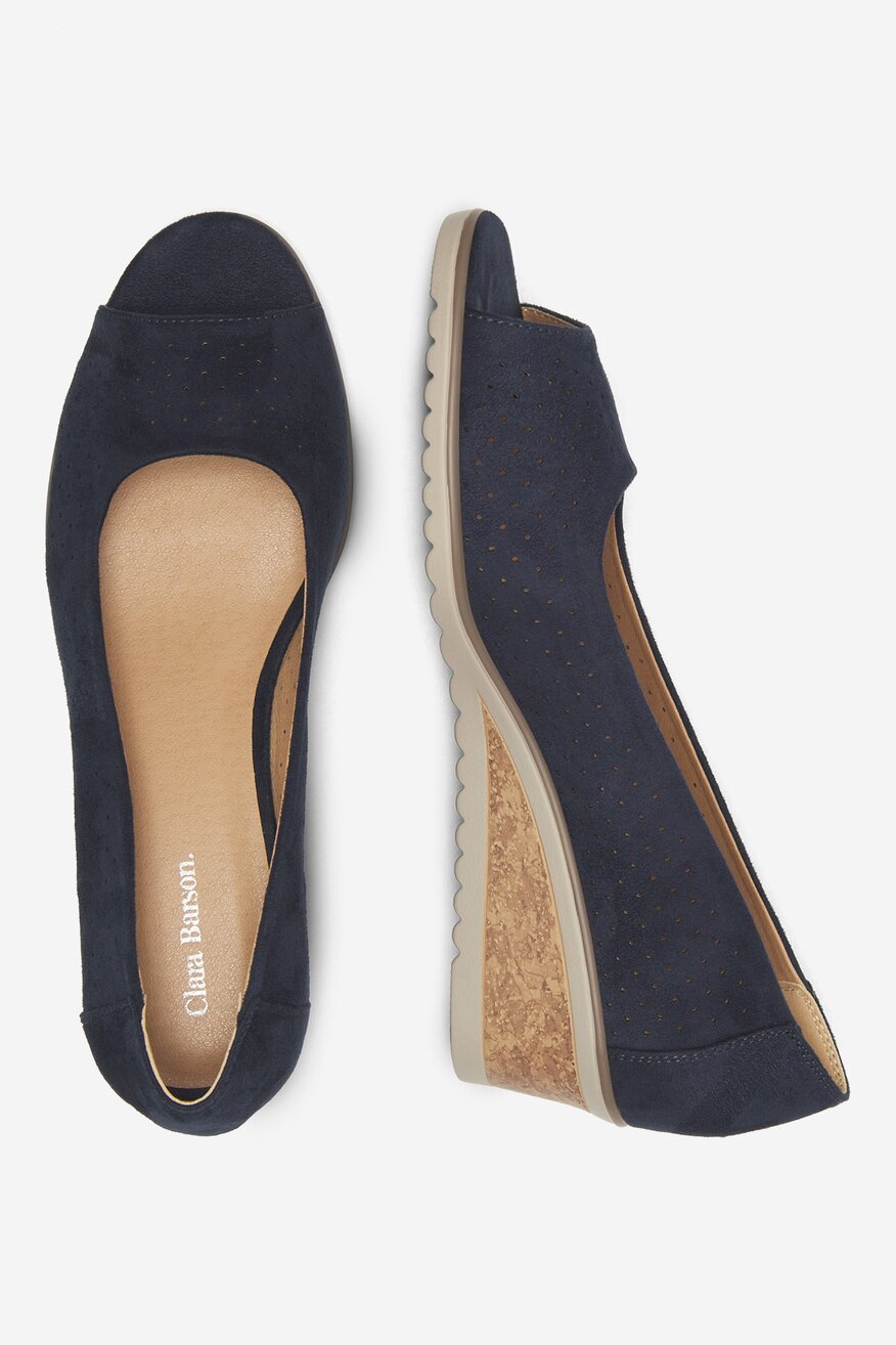 Sandały na koturnie