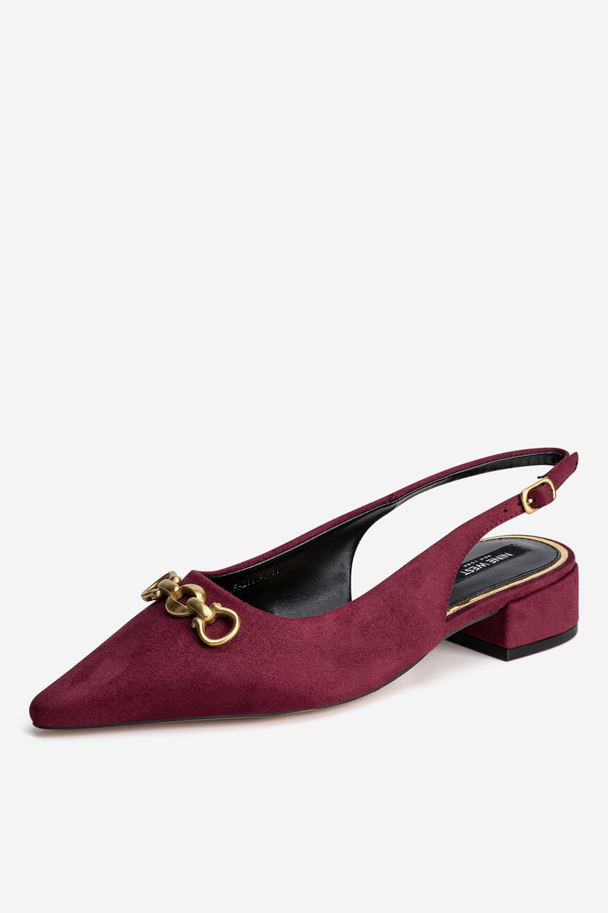 Baleriny z odkrytą piętą