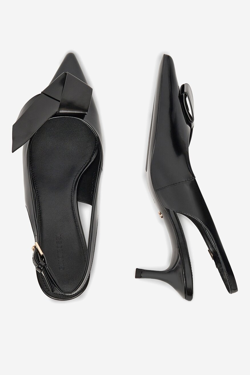 Czółenka skórzane