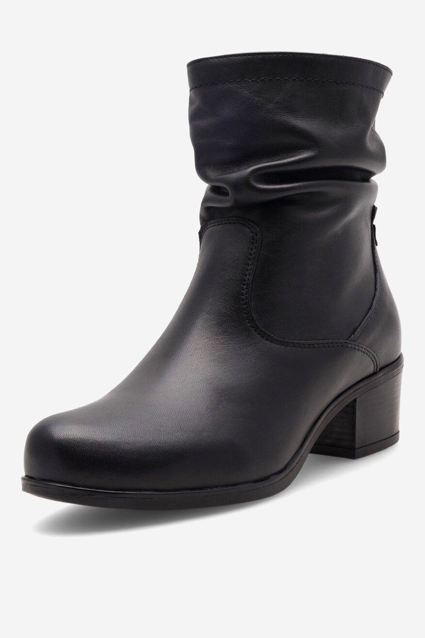 Botki skórzane na słupku