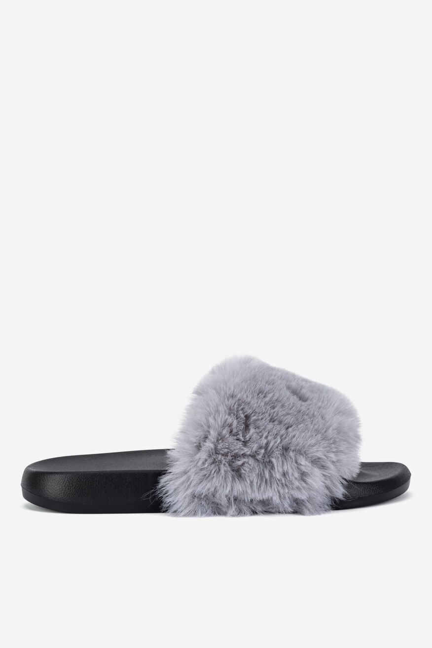 Klapki z futerkiem