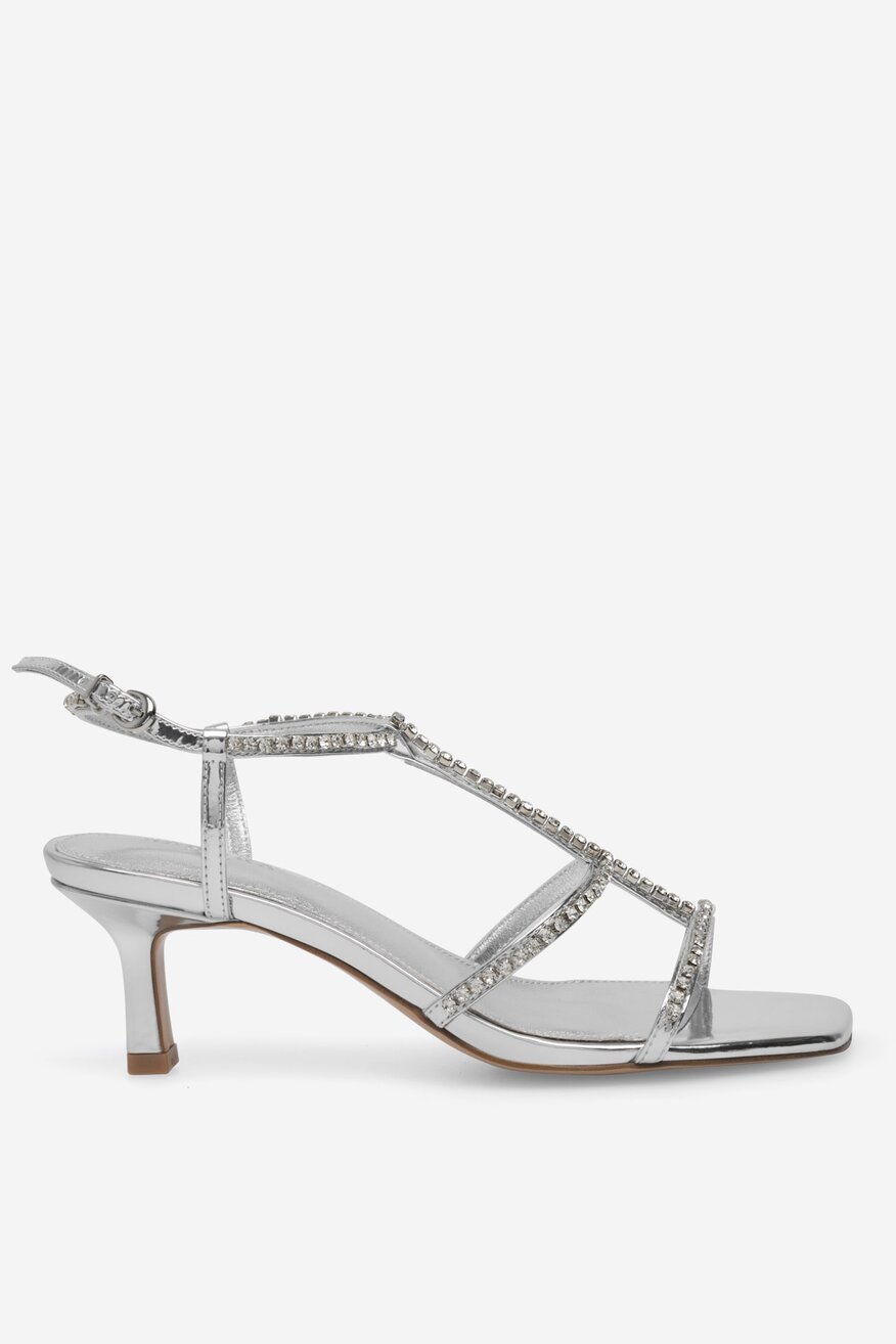 Sandały skórzane na obcasie