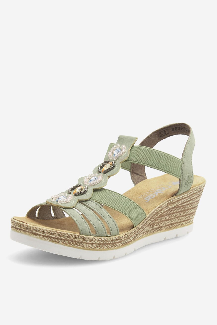 Sandały na koturnie