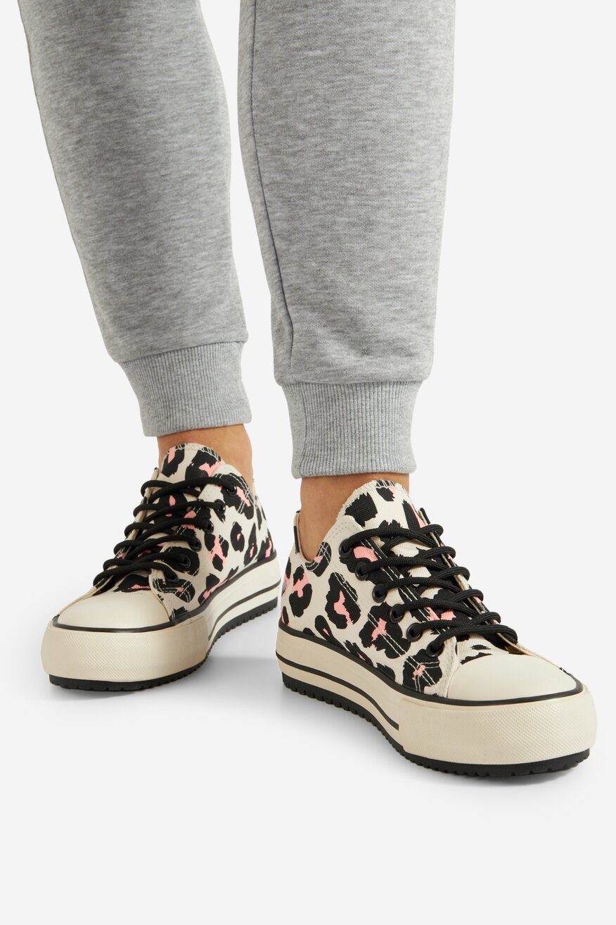 Trampki na platformie