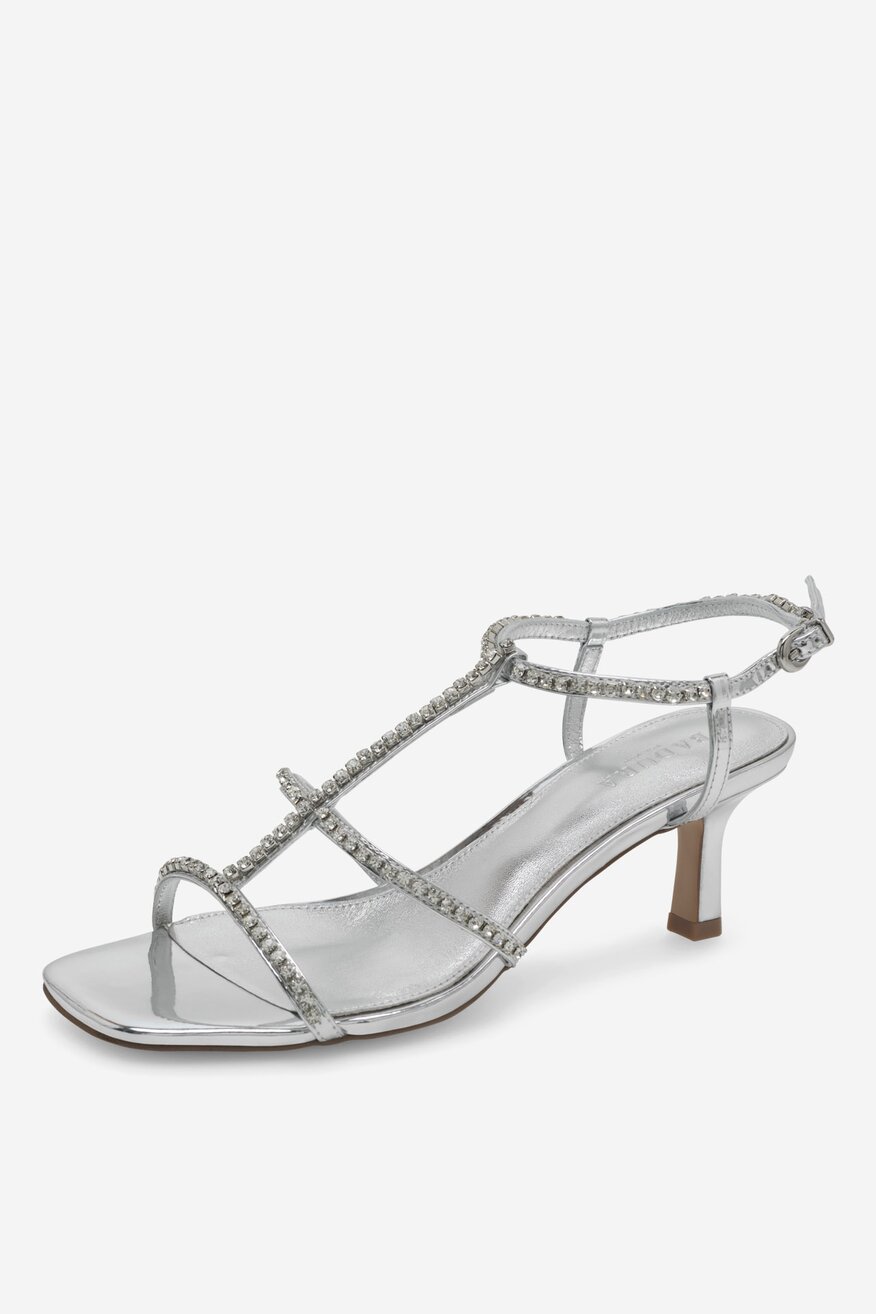 Sandały skórzane na obcasie