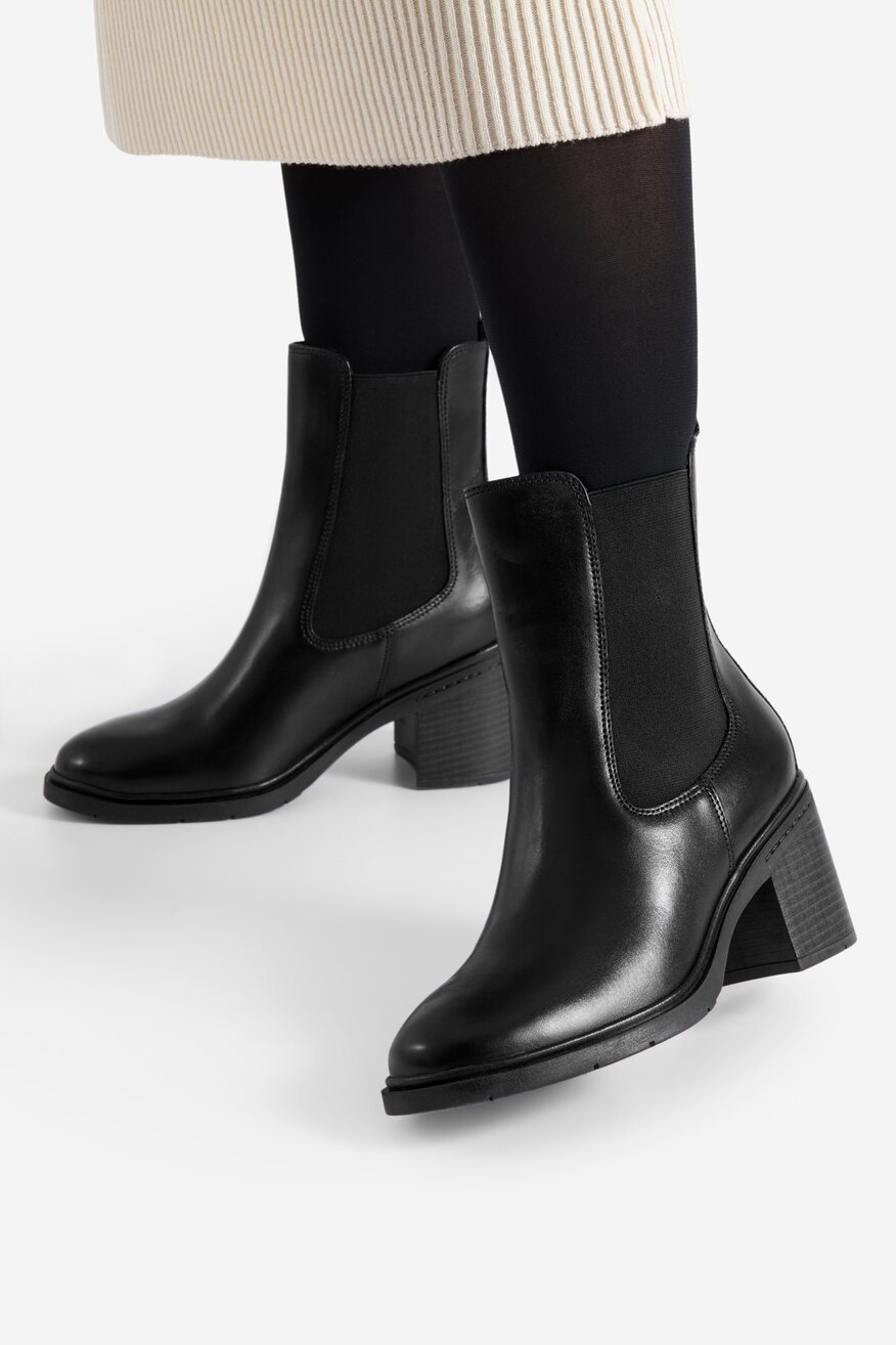 Botki skórzane na słupku