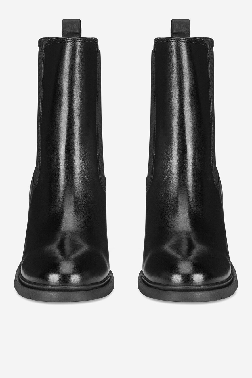 Botki skórzane na słupku