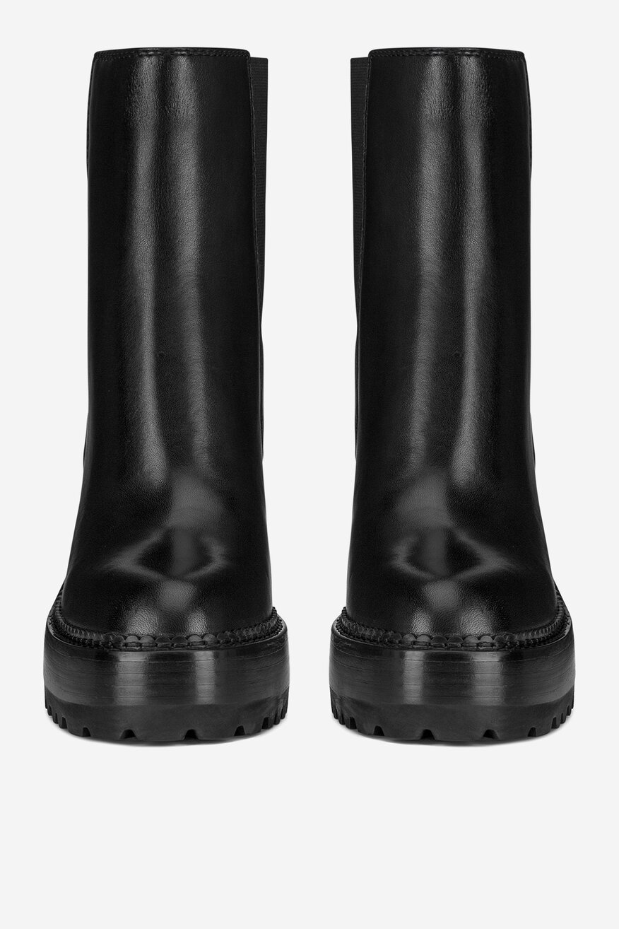 Botki skórzane na słupku