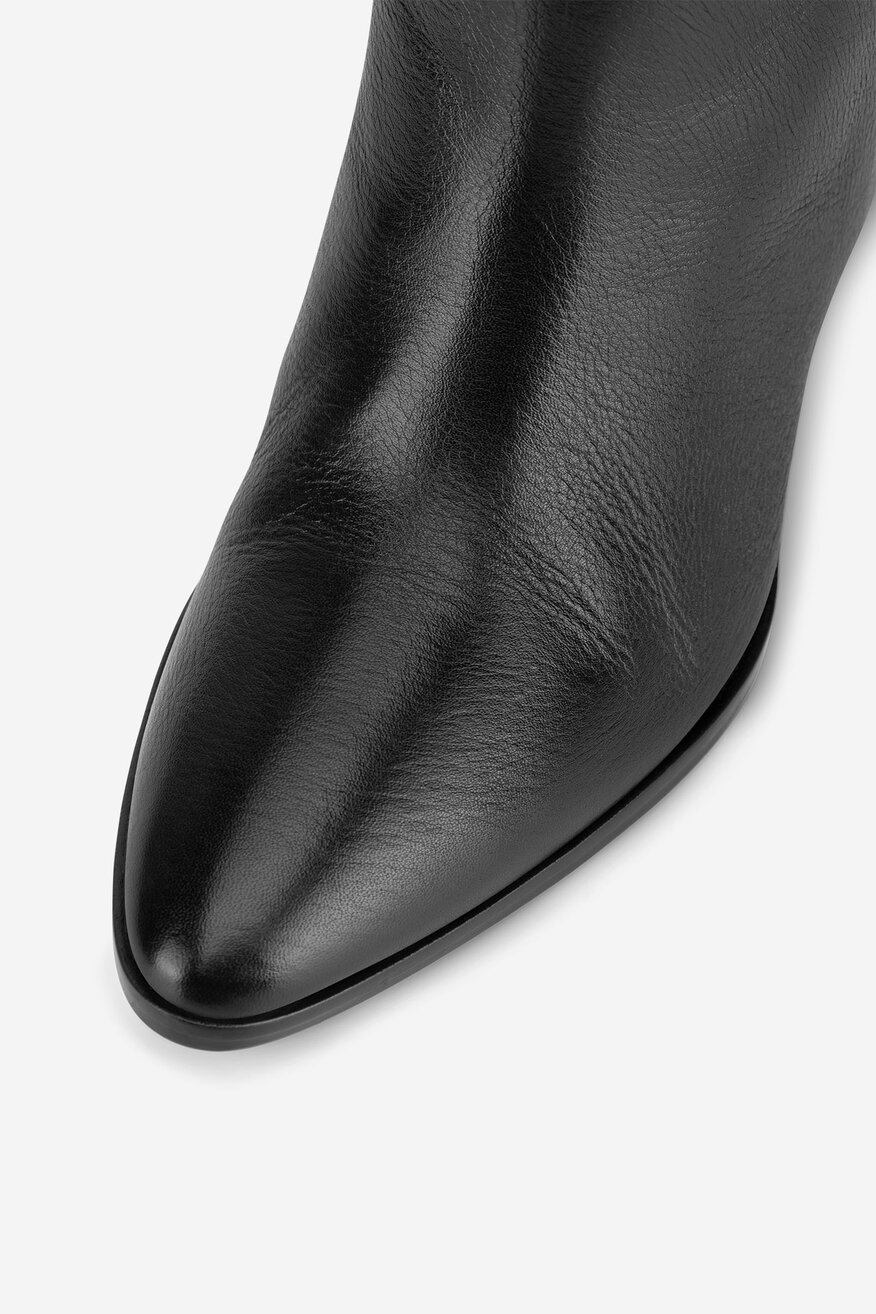 Botki skórzane na słupku