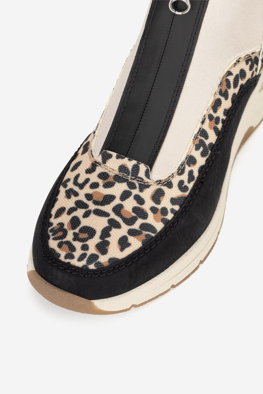 Sneakersy na koturnie