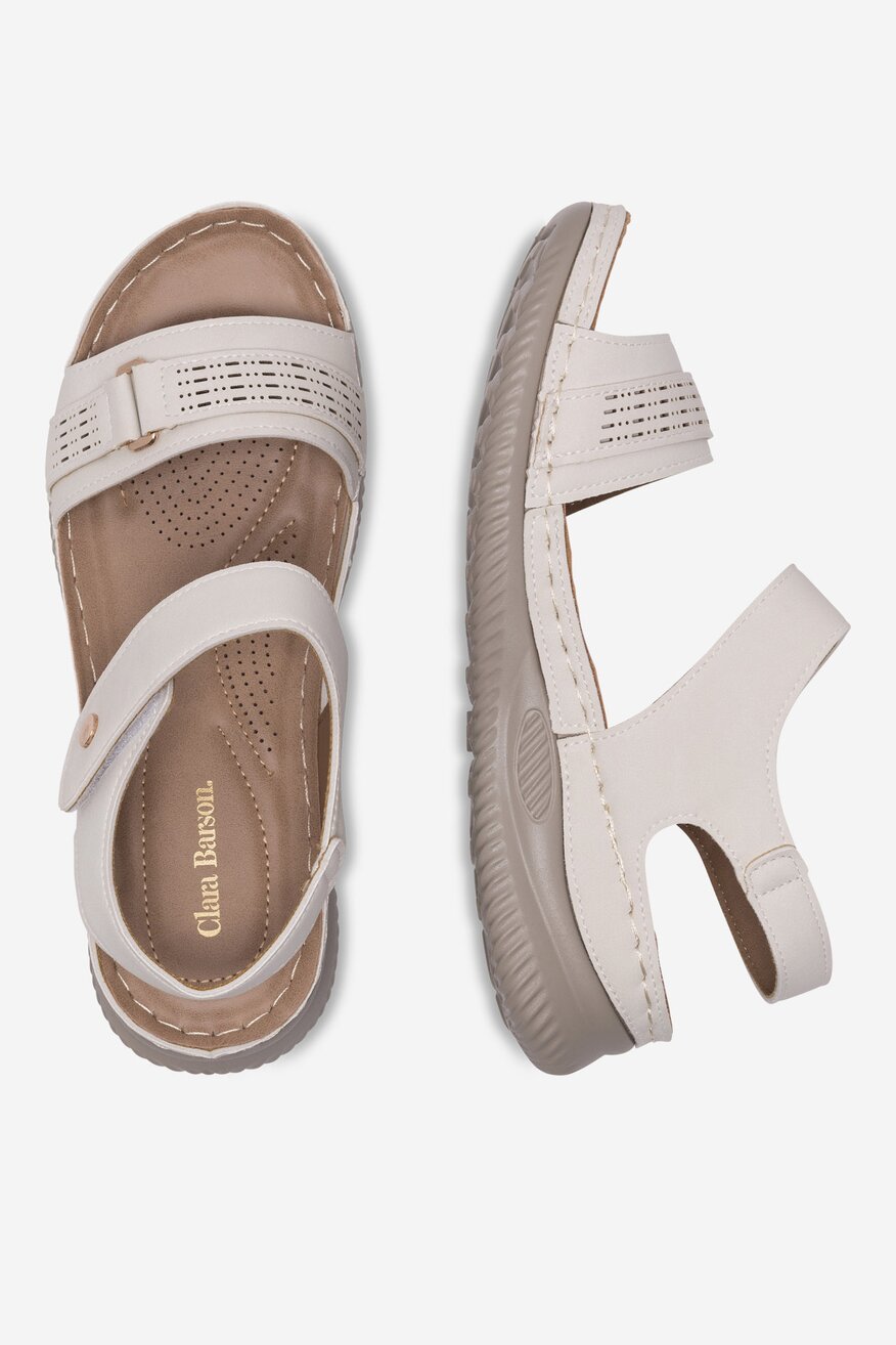 Sandały na koturnie