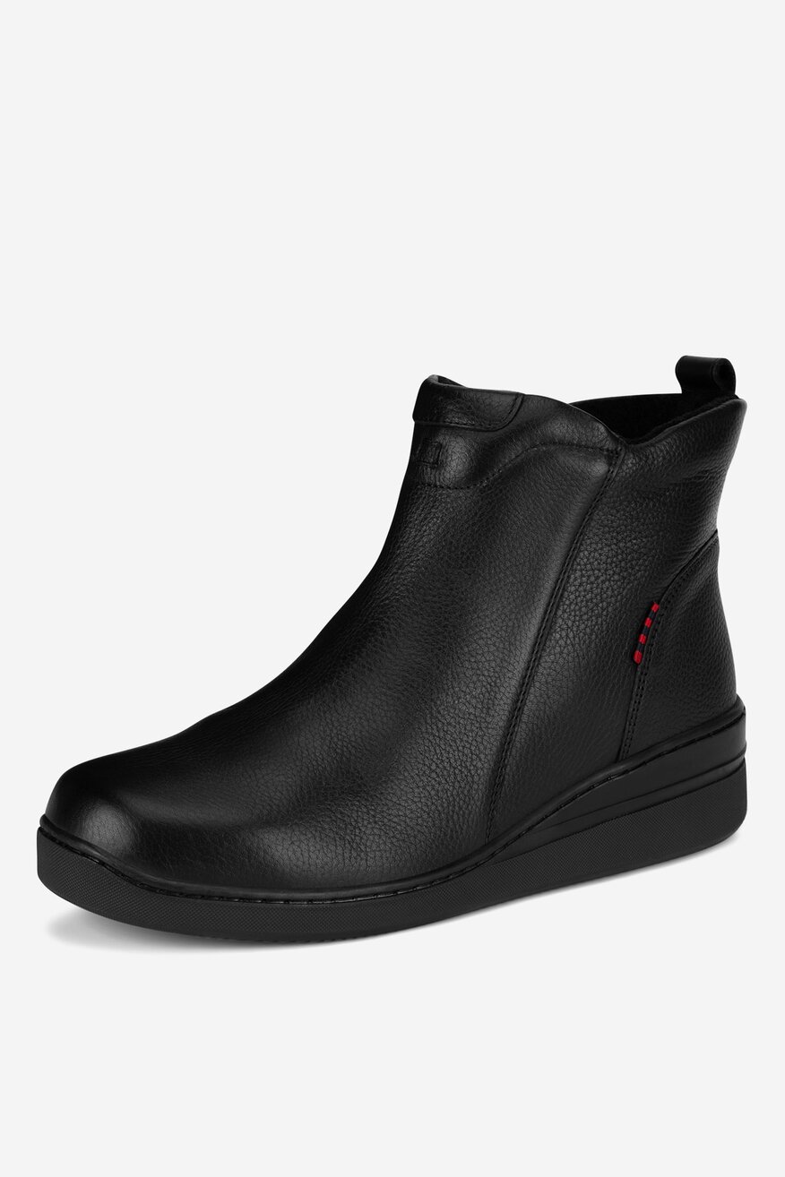 Botki skórzane na koturnie