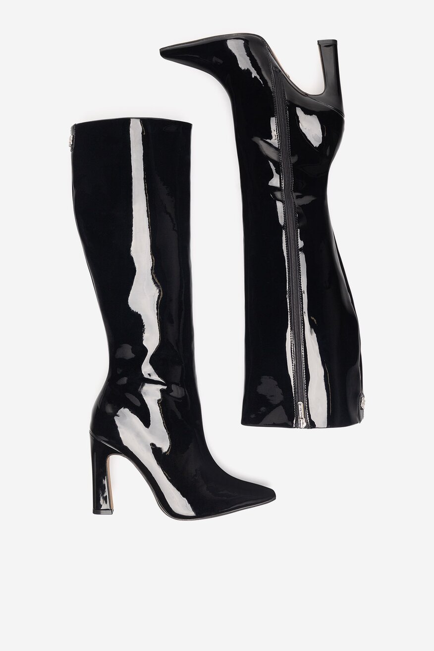 Kozaki lakierowane na słupku