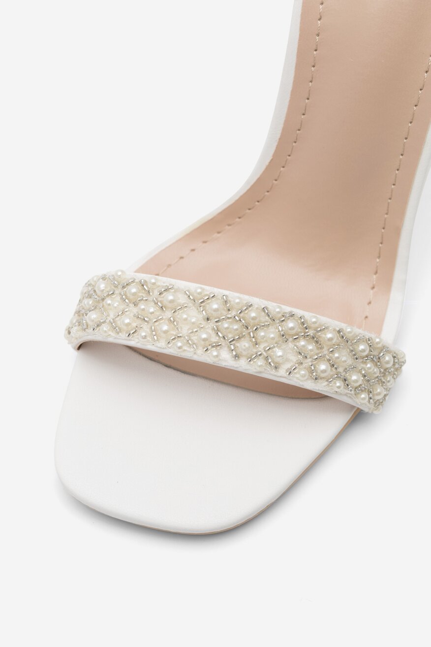 Sandały białe