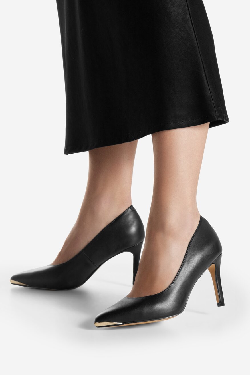 Czółenka skórzane na szpilce