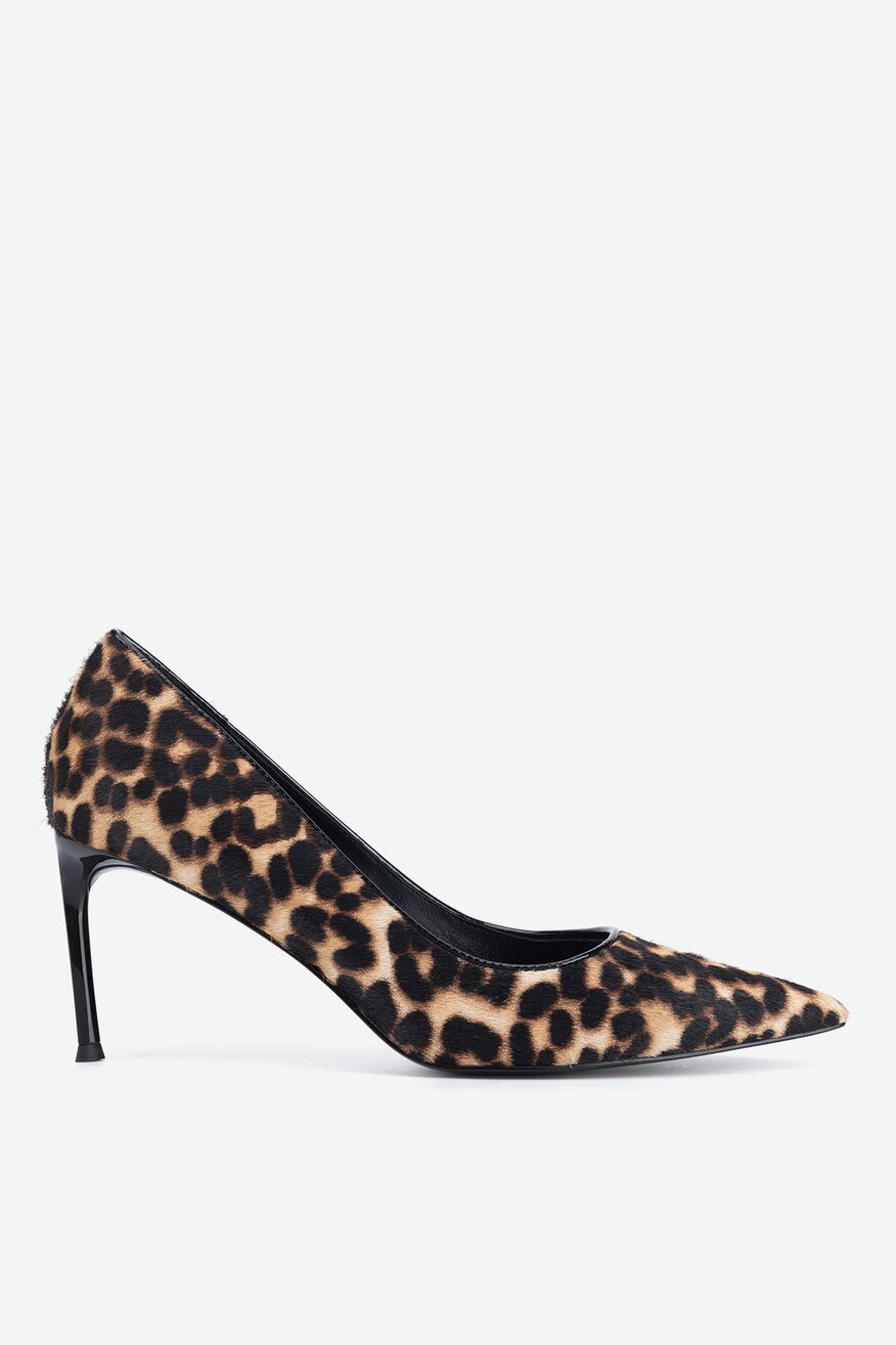 Czółenka skórzane na szpilce