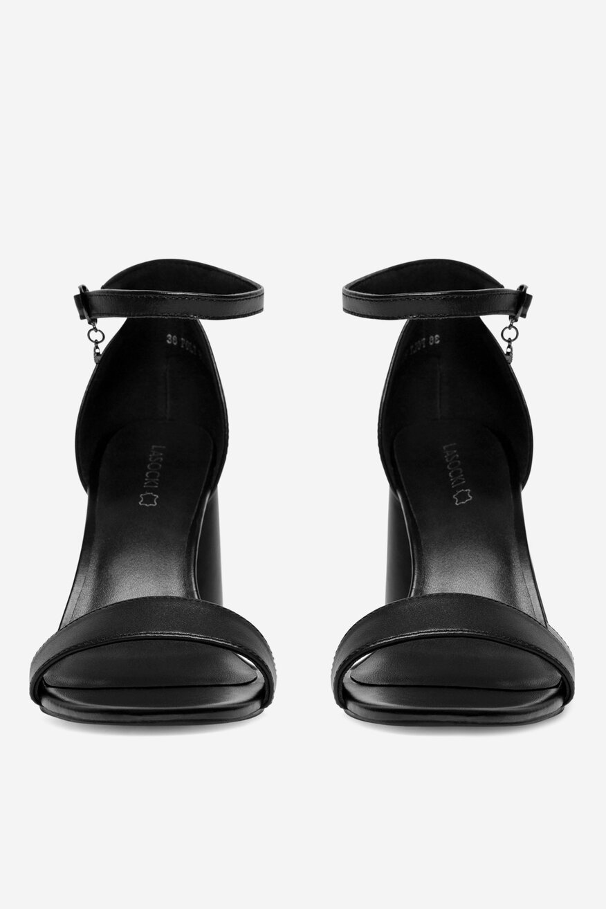 Sandały skórzane na słupku