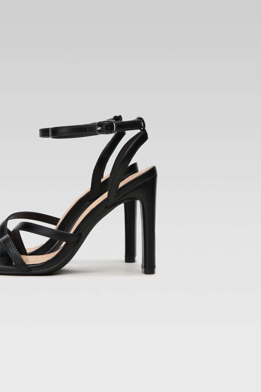 DeeZee - Sandały na szpilce