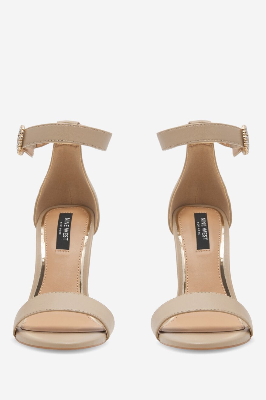 Sandały na szpilce