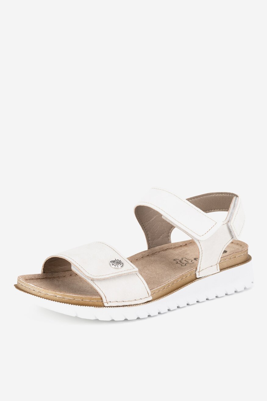 Sandały na koturnie