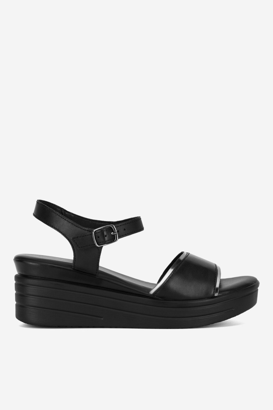 Sandały skórzane na koturnie