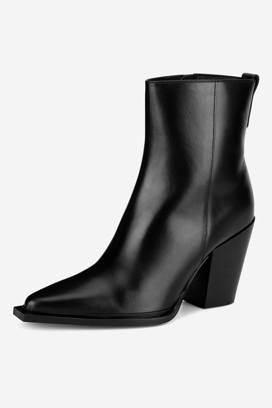 Botki skórzane na słupku